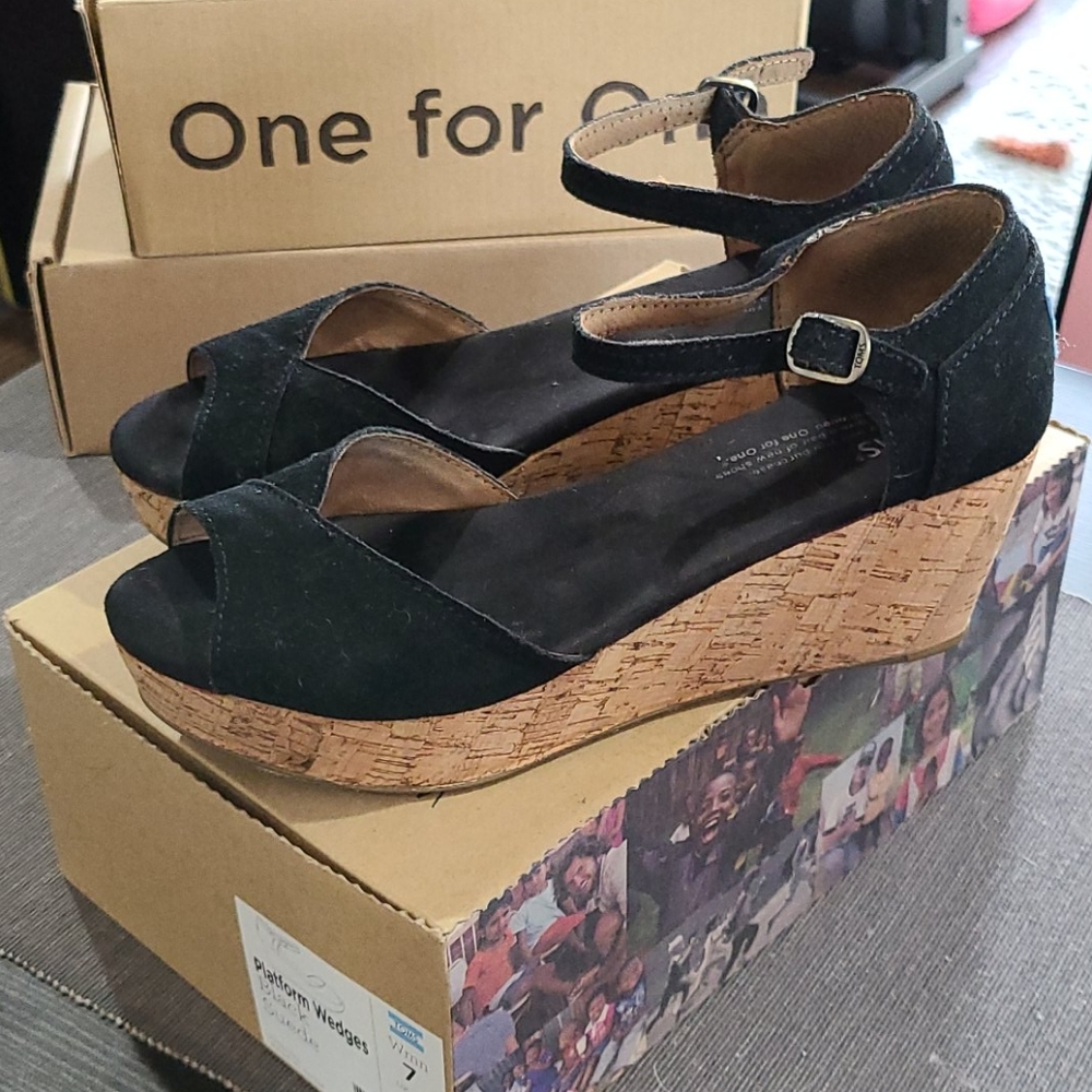 Toms Black Wedges